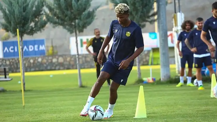 'Ndong, ilk antrenmanına çıktı'