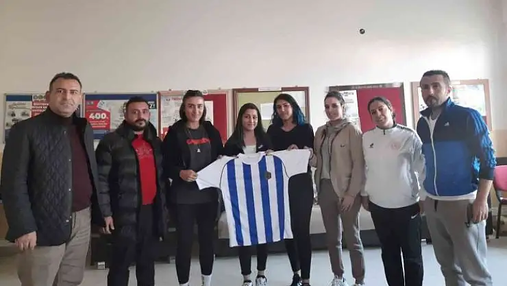 'Necatibey Ortaokulu Kız Hentbol Takımı kadrosunu güçlendiriyor'