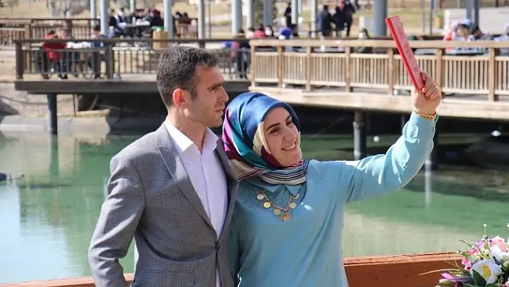 'Normalleşme sürecinin ilk gününde çiftlerin nikah sevinci'