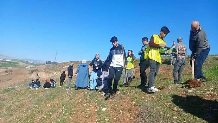 'Öğrenciler bin tohum toplarını doğayla buluşturdu'