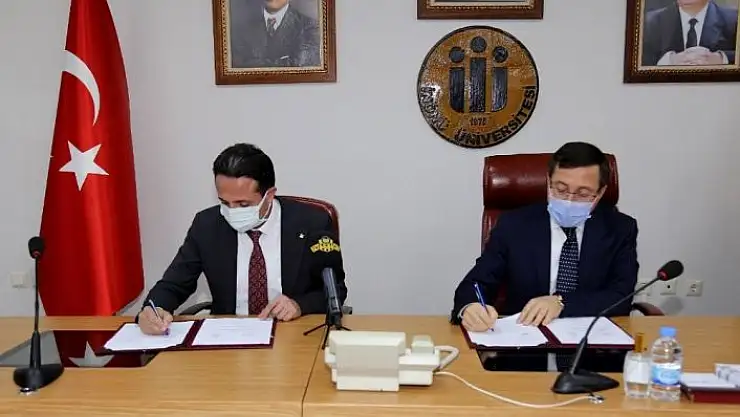 'Öğrenciler için iki projeye imza'