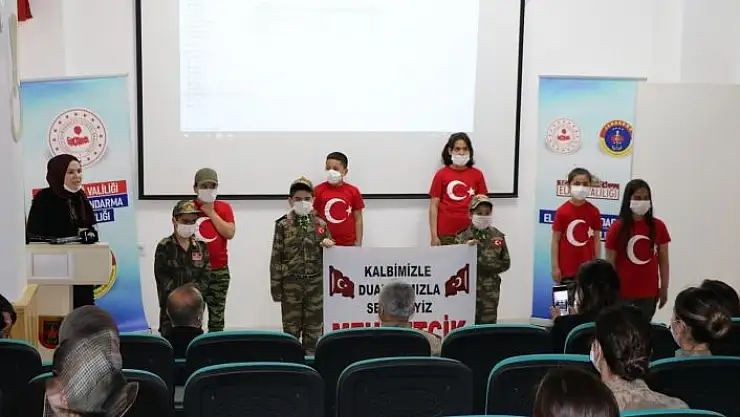 'Öğrenciler, jandarmayı ziyaret edip şehitler anısına program yaptı'