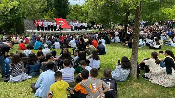 'Öğrenciler LGS stresini Elazığ Hipodromunda attı'