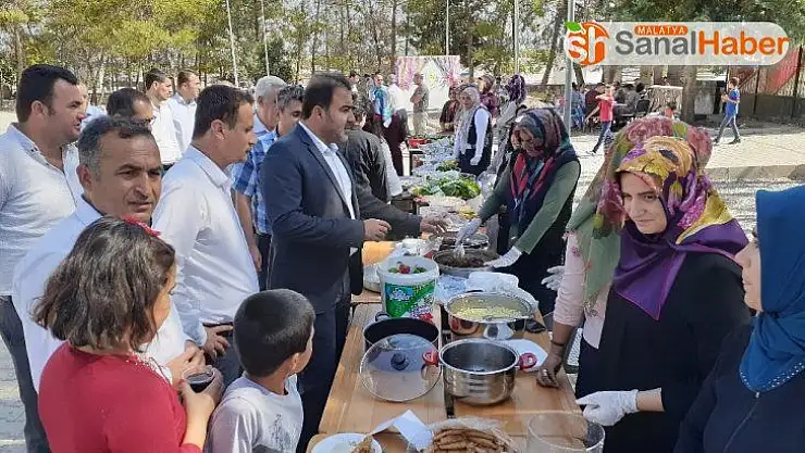 Öğrenciler okulları yararına kermes düzenledi