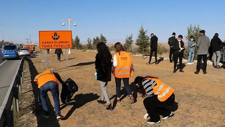 'Öğrencilerden çöp toplama etkinliği'