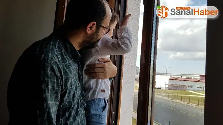 Öğrencilerden, karantina altındaki miniklere sürpriz