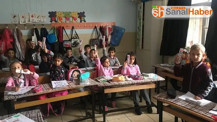 Öğrencilere ağız diş sağlığı eğitimi