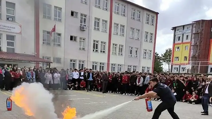 'Öğrencilere yangın eğitimi'