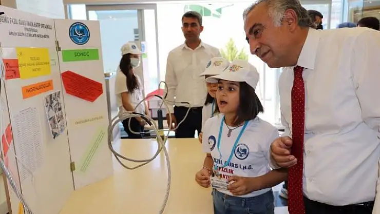 'Öğrencilerin eserleri TÜBİTAK Bilim Fuarında beğeni topladı'
