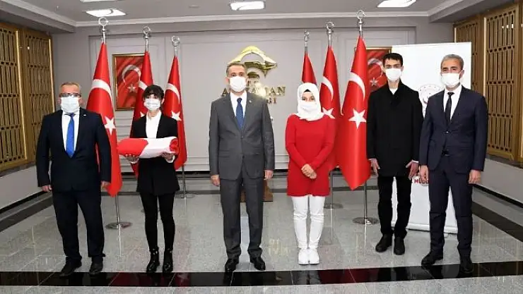 'Okuduğu İstiklal Marşı ile duygusal anlar yaşattı'
