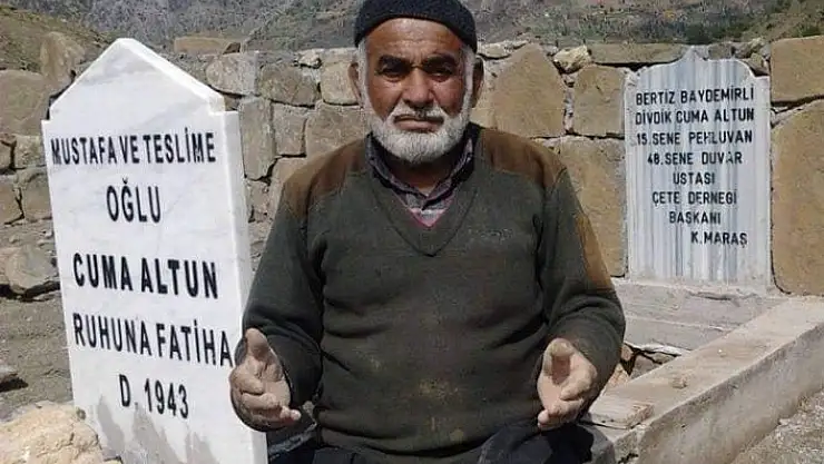 'Ölmeden önce yaptığı mezara defnedildi'