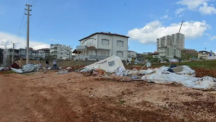 'Önce depremin sonra fırtınanın vurduğu ilçede vatandaşlar o anları anlattı'