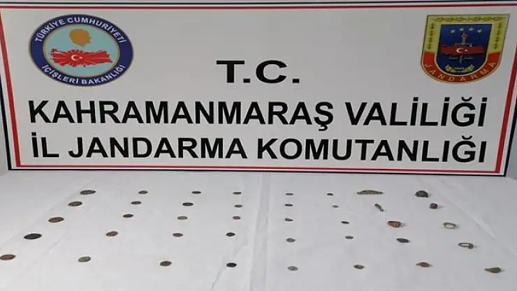 'Orta Çağ´a ait sikke ve tarihi eserleri satmak isterken yakalandı'