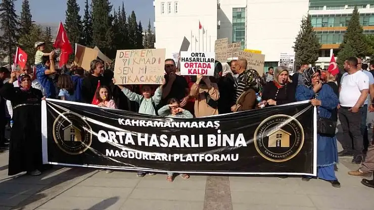 'Orta hasarlı bina sakinlerinden düdüklü eylem'