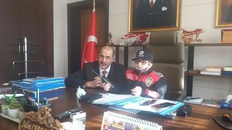 'Otizmli Efe polis oldu'