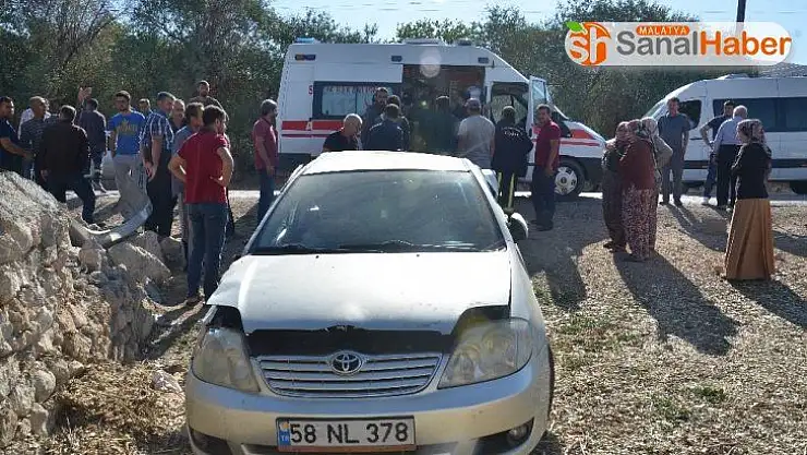 Otomobil duvara çarptı: 5 yaralı