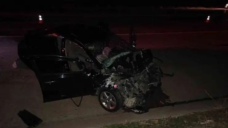 'Otomobil ile iş makinası çarpıştı: 1 ölü'