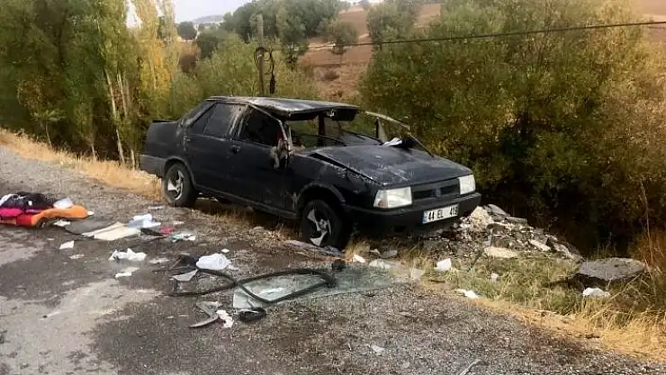 'Otomobil ile kamyonet çarpıştı'