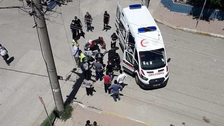 'Otomobil ile motosiklet çarpıştı: 1 yaralı'