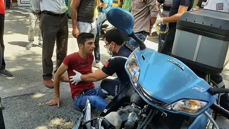 'Otomobil ile motosiklet çarpıştı: 1 yaralı'
