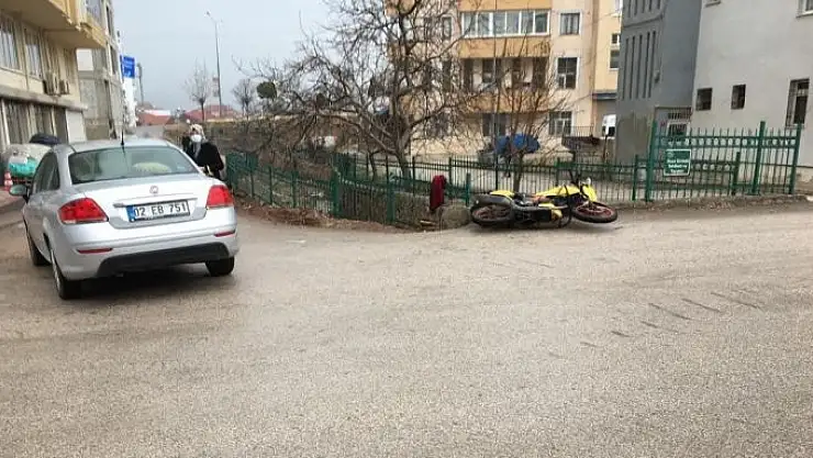 'Otomobil ile motosiklet çarpıştı: 1 yaralı'
