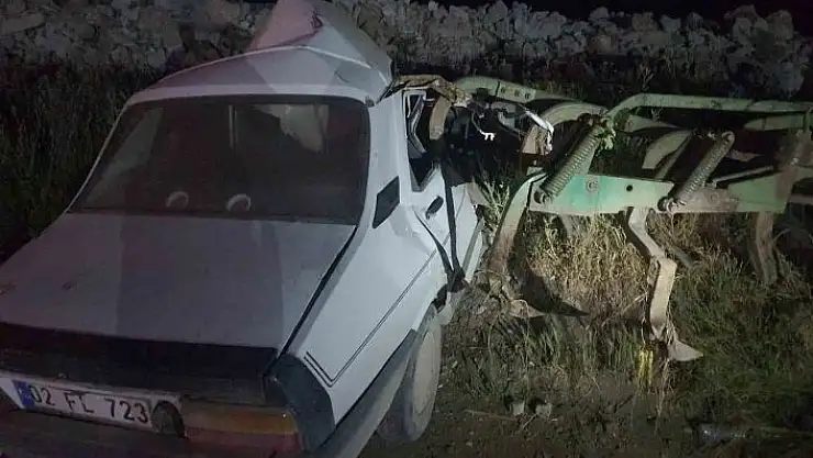 'Otomobil ile traktör çarpıştı: 1 yaralı'