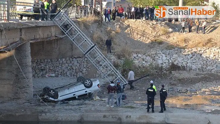 Otomobil köprüden dereye uçtu: 2 yaralı