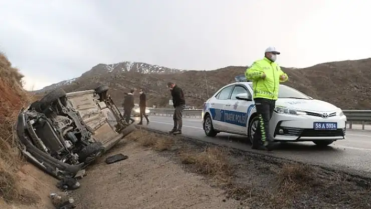 'Otomobil şarampole devrildi: 1 yaralı'