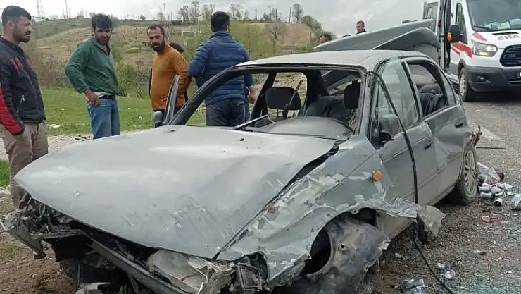 'Otomobil şarampole devrildi: 4 Yaralı'