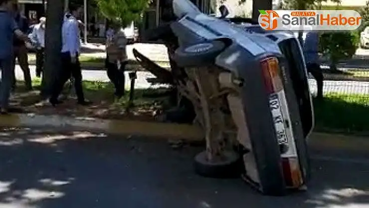 Otomobil takla atıp refüje çıktı