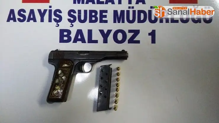 Otomobilden hırsızlık yapan zanlılar tutuklandı