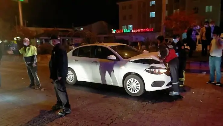 'Otomobiller çarpıştı: 5 yaralı'