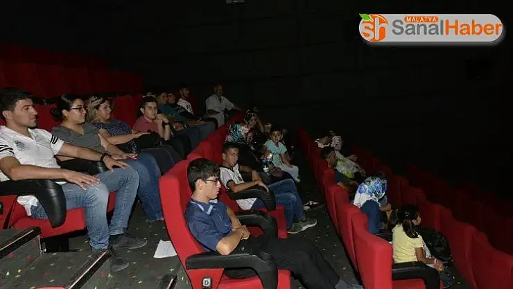 Özel çocukların sinema keyfi