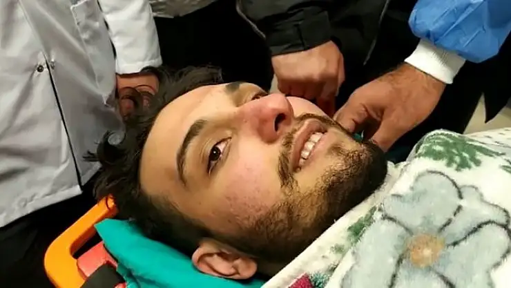 '(ÖZEL) Muhammed Enes ve ağabeyi enkaz altındaki 198 saati İHA´ya anlattı'