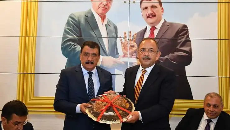 'Özhaseki´den Başkan Gürkan´a hizmet övgüsü'