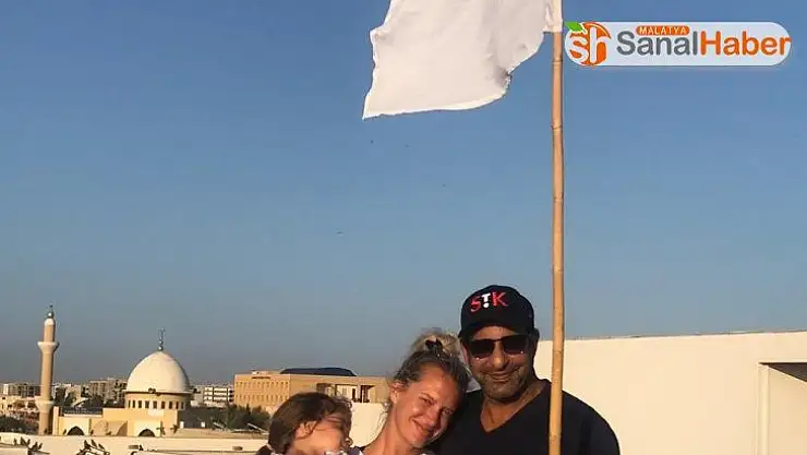 Pakistan halkından sağlık çalışanlarına beyaz bayraklı destek