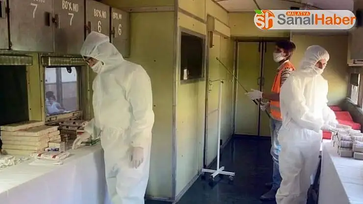 Pakistan trenleri karantina merkezlerine çeviriyor