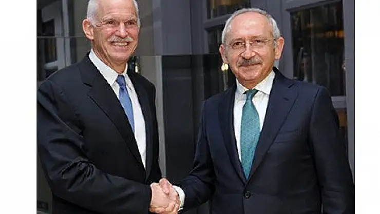 Kılıçdaroğlu, Sosyalist Enternasyonal Başkanı Yorgo A. Papandreu ile Ankara´da akşam yemeğinde bir araya geldi.