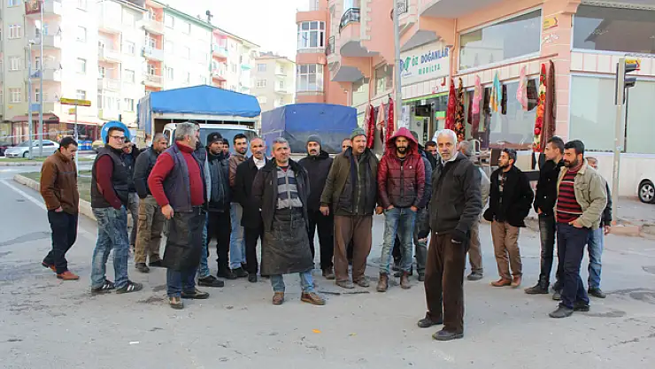  PAZARCI ESNAFININ YER TEPKİSİ