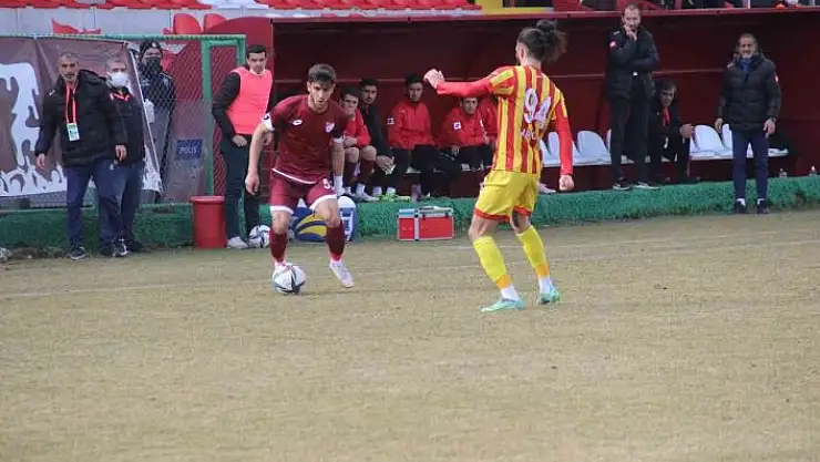 'PFDK´dan İzzet´e 5 maçtan men cezası'