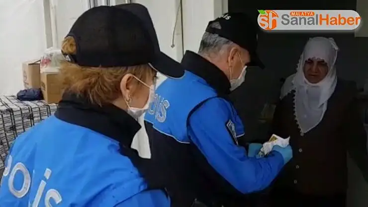 Polis 371 yaşlıya hizmet etti, maaşlarını bile çekip teslim etti