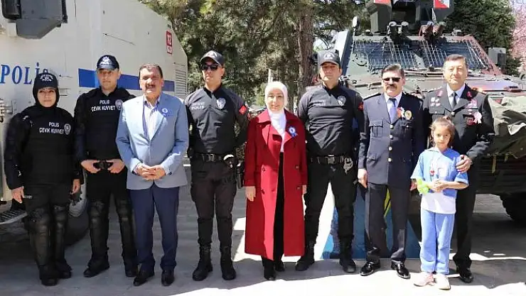 'Polis birimleri faaliyetleri açılan stantlarla tanıtıldı'