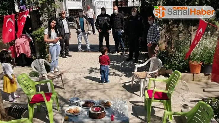 Polis oğlunun özlemini kavga ihbarı ile mahalleye çağırdığı polislerle giderdi