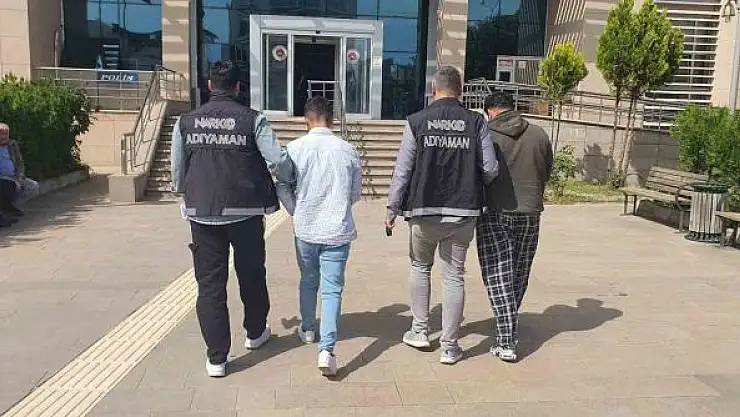 'Polis uyuşturucu ve silah ele geçirdi'