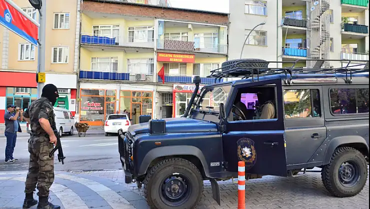 MALATYA´DA ÖZGÜRLÜKLER DERNEĞİ´NE BASKIN