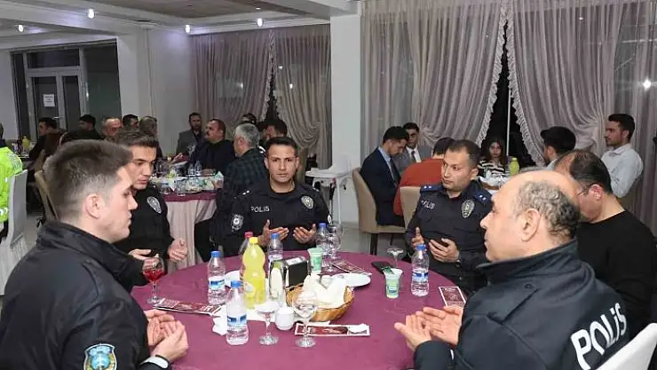 'Polisler iftar yemeğinde bir araya geldi'