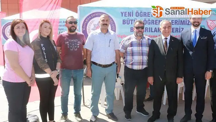 Polislerden üniversite öğrencilerine bilgi standı