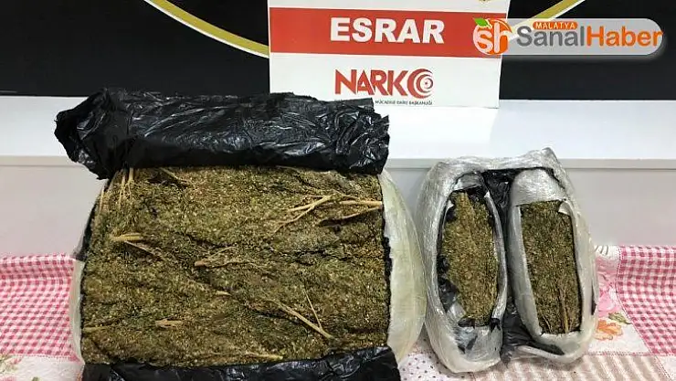 Polisten kaçan şüphelilerin otomobilinden 12,5 kilo uyuşturucu çıktı