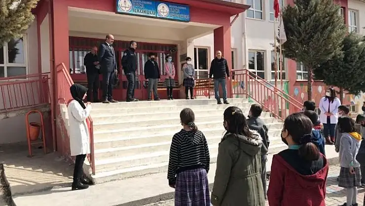 'Polisten kitap okuma etkinliği'