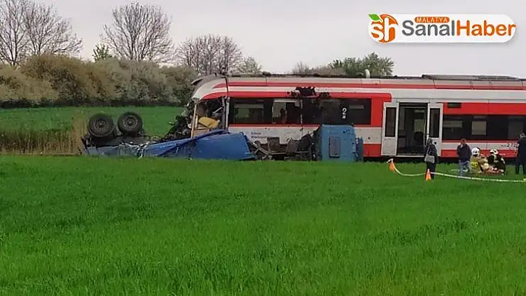 Polonya'da tren kazası: 2'si ağır 14 yaralı